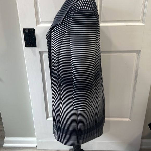 Classiques Entier size Med great quality excellent condition, hidden zipper - Picture 4 of 11